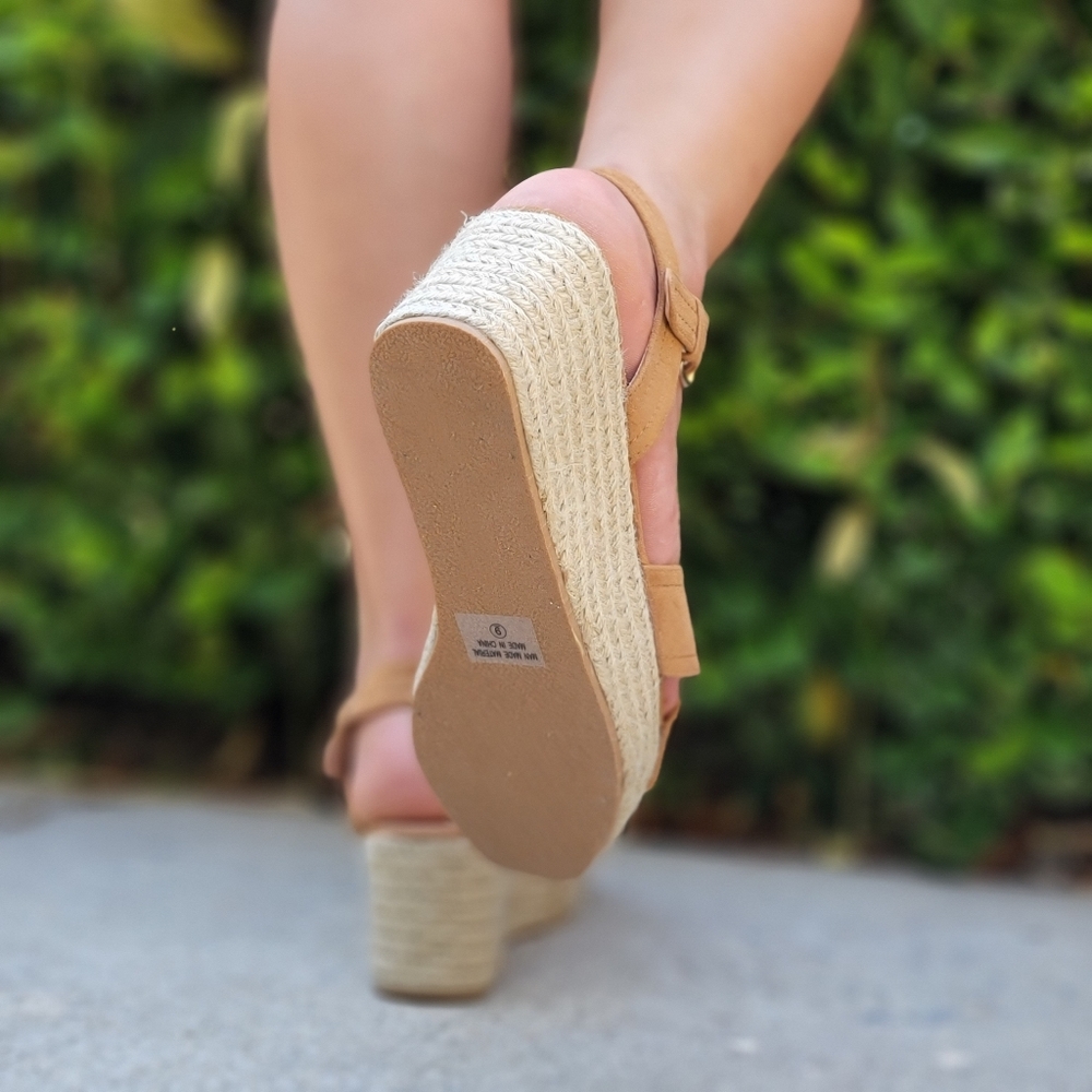 Women's Open Toe Wedge Espadrille Camel Color Ankle Strap Buckle Closure - Picture 4 of 5